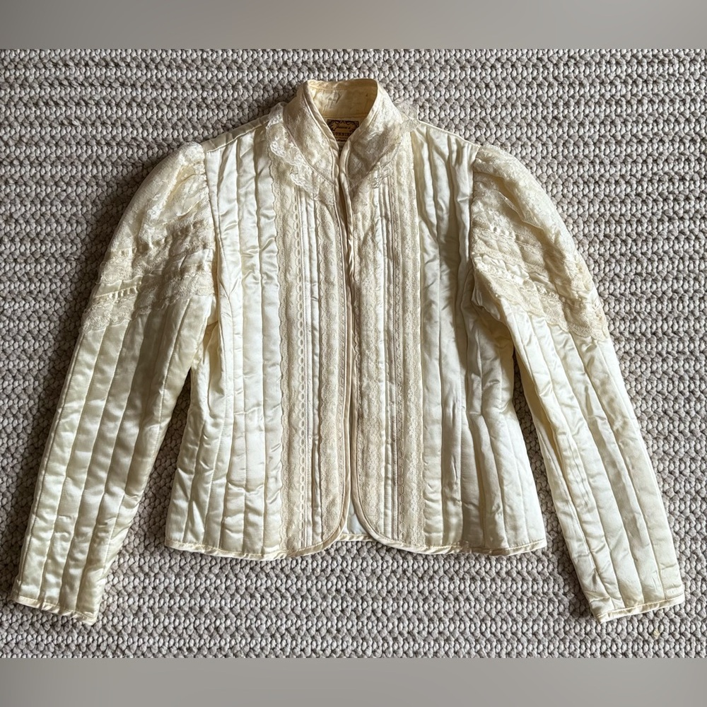 VTG Jessica's Gunne Sax Quilted Long Sleeve Satin
Lace Trim Open Prairie Jacket - Picture 10 of 16